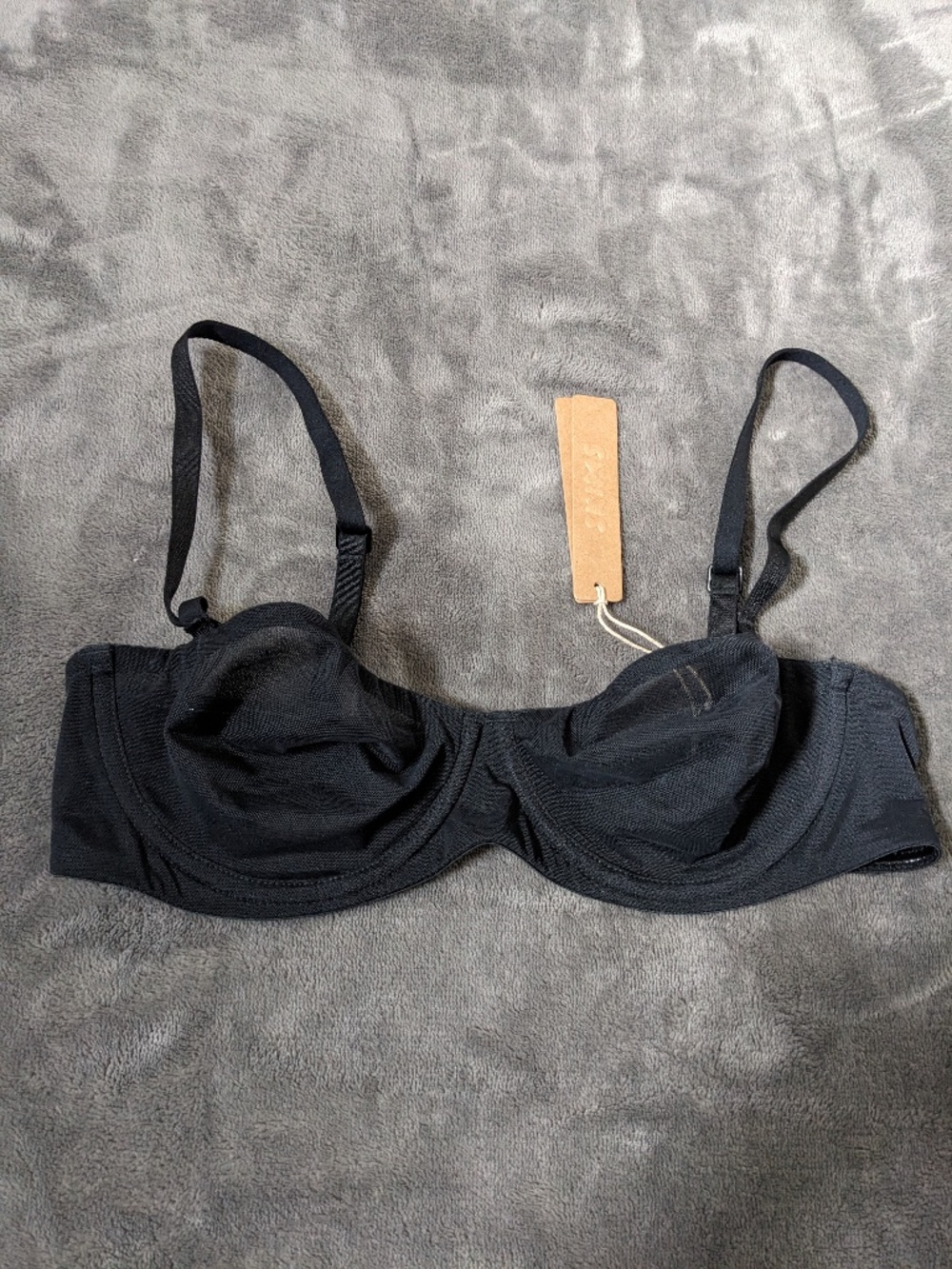 NWT Skims Ultra Fine Mesh Strapless Bra - Size 34A